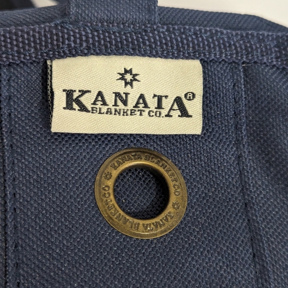 Universal Studios Orlando Resort Logo Kanata Beach Picnic Sports Blanket NWT - Picture 5 of 8